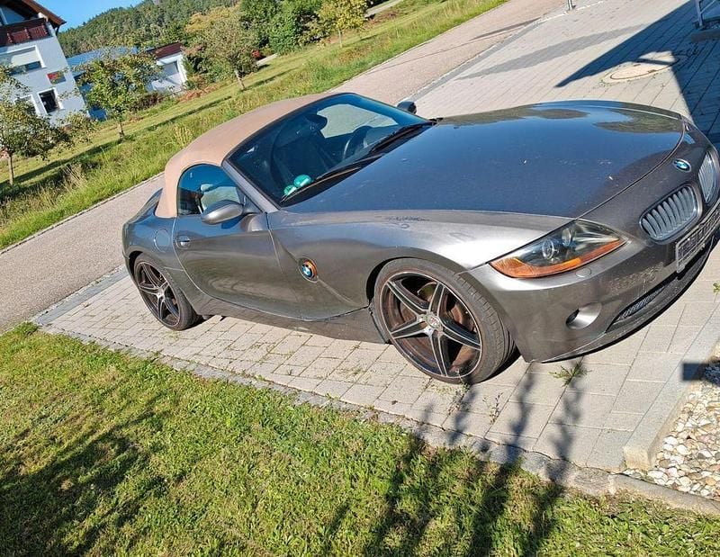 Grau Gebraucht 2003 BMW Z4 Performance Cabrio | 4.500 € (Superpreis) - Bild 1/4