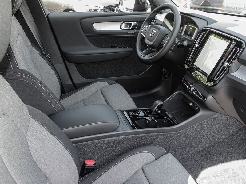Gebraucht Volvo XC40 Plus 163 PS (119 kW) 2024 Schwarz SUV