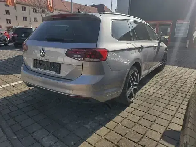 Gebraucht VW Passat Basis 150 PS (110 kW) 2020 Silber Kombi