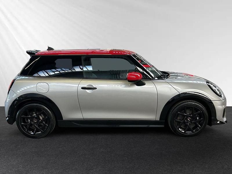 Gebraucht Mini Cooper 156 PS (114 kW) 2024 Melting silver iii Kleinwagen
