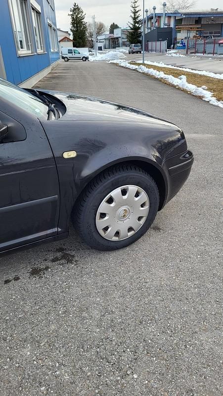 Gebraucht VW Golf IV 75 PS (55 kW) 1999 Schwarz Kleinwagen