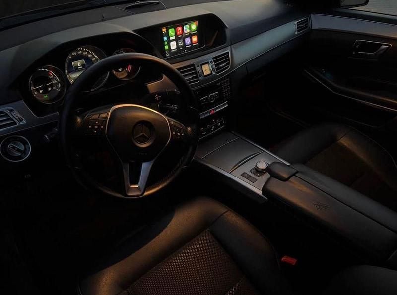 Gebraucht Mercedes E250 204 PS (150 kW) 2014 Schwarz Limousine