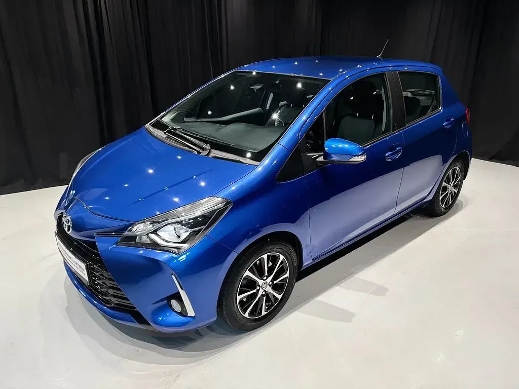 Gebraucht Toyota Yaris Team 111 PS (81 kW) 2018 Blau Limousine