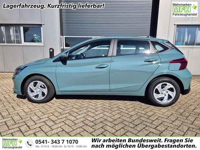 Neu Hyundai i20 90 PS (66 kW) 2026 Mangrove green Kleinwagen