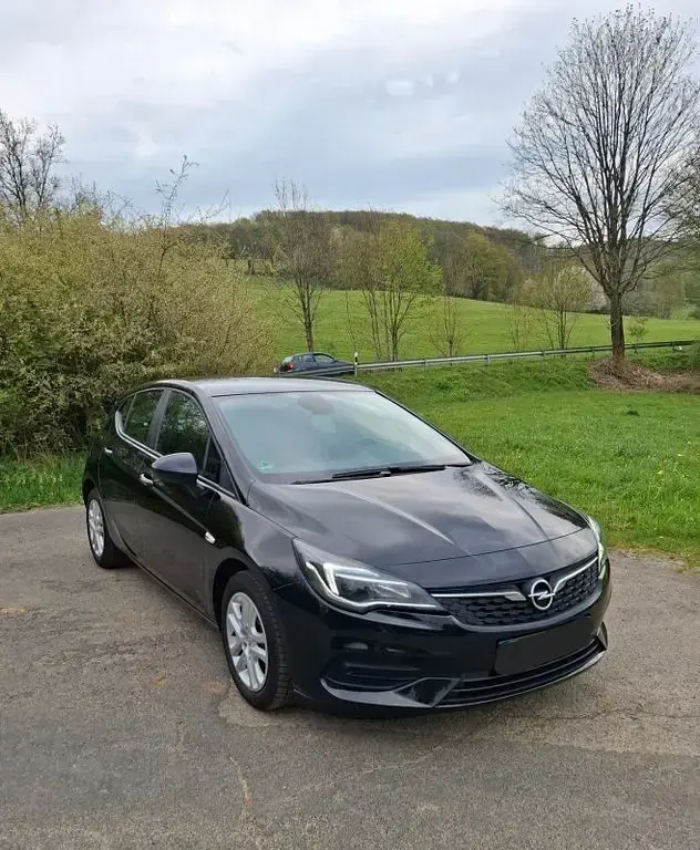 Gebraucht Opel Astra Edition 110 PS (80 kW) 2022 Schwarz Kleinwagen
