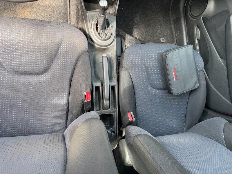 Gebraucht Honda Jazz Trend 90 PS (66 kW) 2011 Rot Kleinwagen
