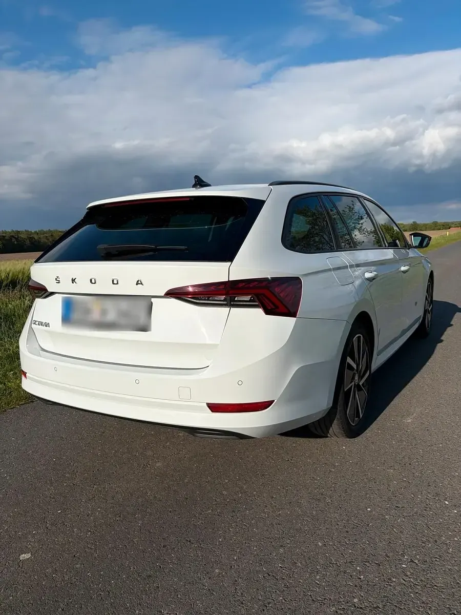 Gebraucht Skoda Octavia 150 PS (110 kW) 2022 Weiß Kombi