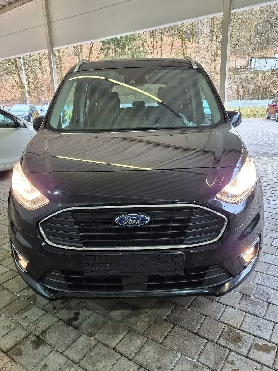 Gebraucht Ford Tourneo Connect Titanium 120 PS (88 kW) 2019 Schwarz Van / Kleinbus