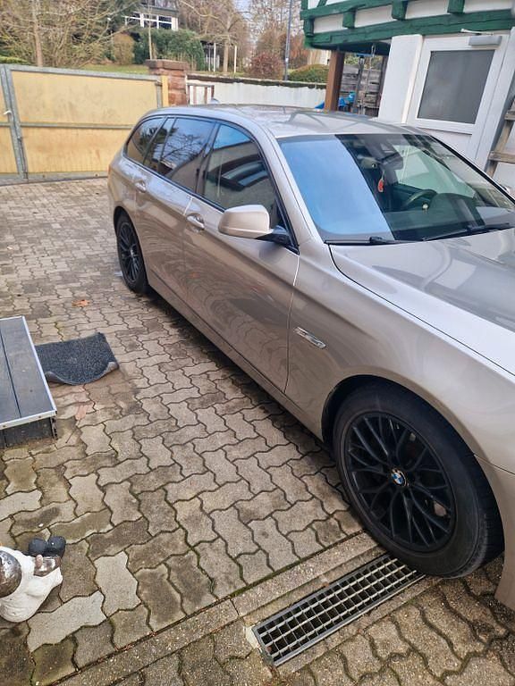 Gebraucht BMW 525 218 PS (160 kW) 2013 Beige Limousine