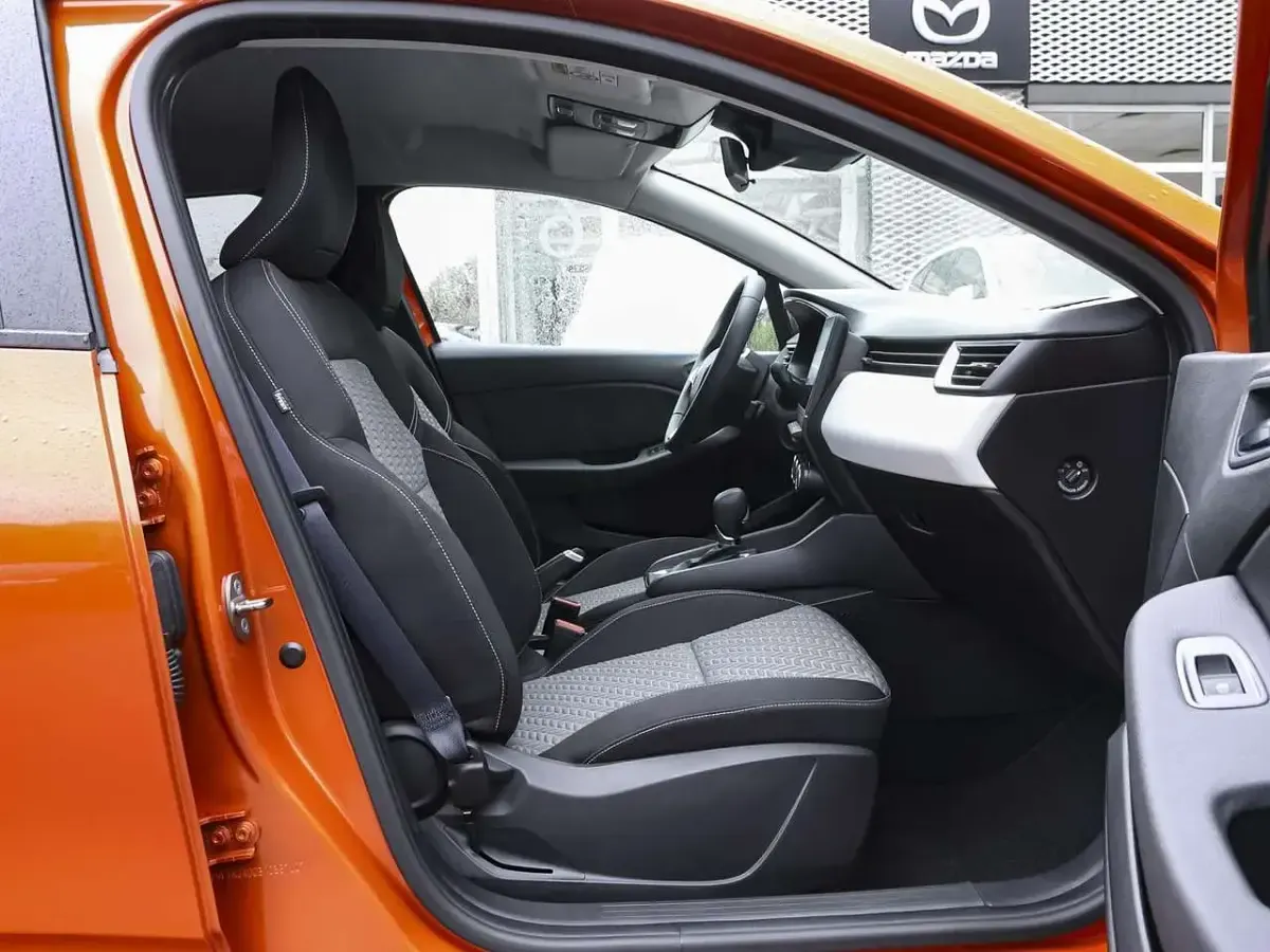 Gebraucht Renault Clio V Evolution 91 PS (66 kW) 2023 Valenciaorange met (blau) Limousine