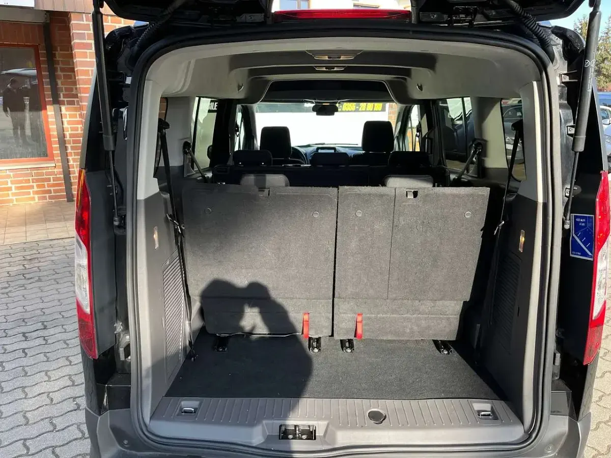 Gebraucht Ford Tourneo Connect 120 PS (88 kW) 2019 Iridiumschwarz metallic Van / Kleinbus