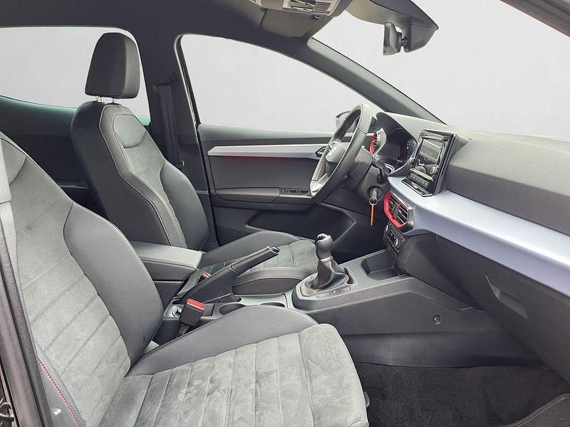 Gebraucht Seat Ibiza FR 95 PS (69 kW) 2025 Midnight schwarz metallic (metallic) Kleinwagen