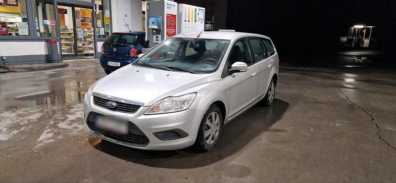 Gebraucht Ford Focus 90 PS (66 kW) 2009 Silber Kombi