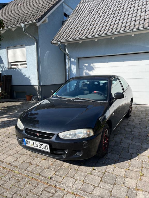 Schwarz Gebraucht 2002 Mitsubishi Colt Limousine | 1.200 € (Fairer Preis) - Bild 1/4