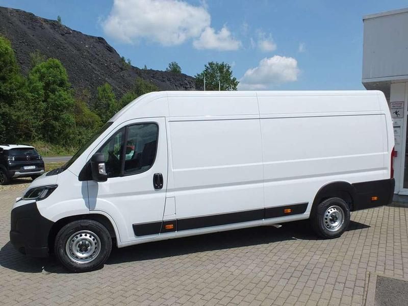 Eisweiß Gebraucht 2024 Citroën Jumper Van / Kleinbus | 33.000 € (Guter Preis) - Bild 1/4