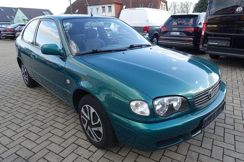Używany Toyota Corolla 97 KM (71 kW) 2000 Szary Sedan/Limuzyna