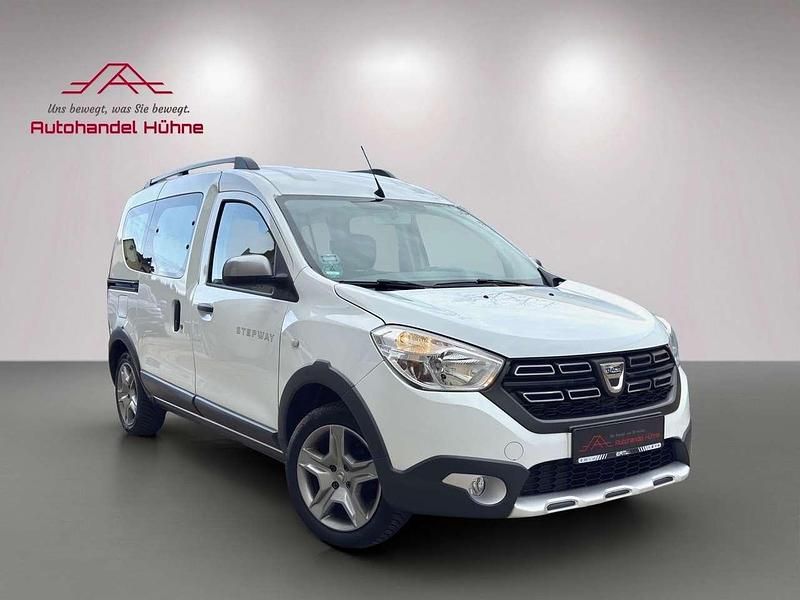 Gebraucht Dacia Dokker Stepway 102 PS (75 kW) 2019 Weiß Van / Kleinbus