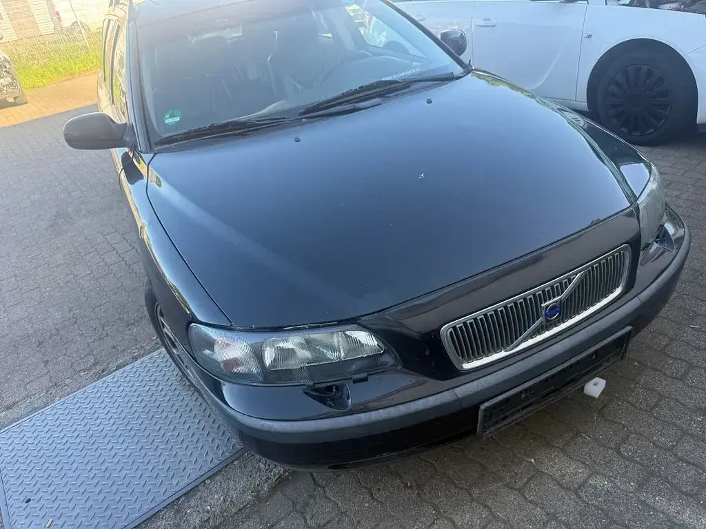 Używany Volvo V70 200 KM (147 kW) 2000 Czarny Kombi