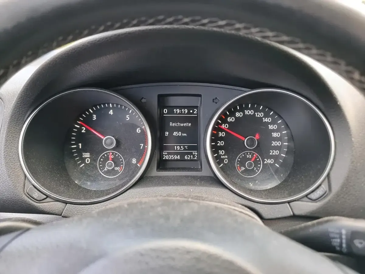 Gebraucht VW Golf VI 105 PS (77 kW) 2011 Blau Kleinwagen