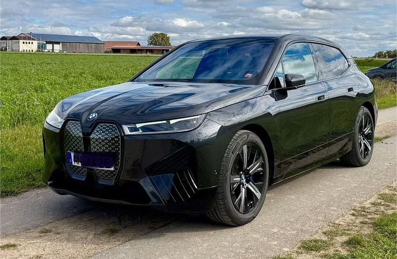 Grau Gebraucht 2023 BMW iX Sport Line SUV | 48.900 € (Superpreis) - Bild 1/4