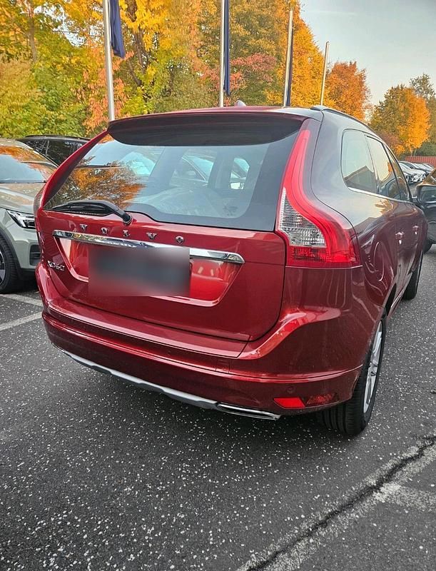 Gebraucht Volvo XC60 Summum 190 PS (139 kW) 2016 Rot SUV