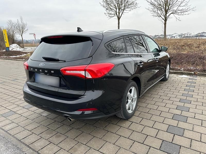 Gebraucht Ford Focus 120 PS (88 kW) 2021 Schwarz Kombi