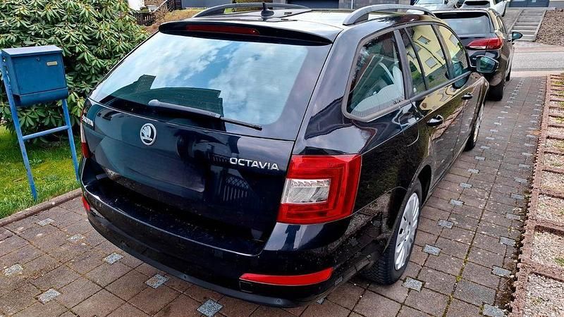 Gebraucht Skoda Octavia Ambition 150 PS (110 kW) 2014 Schwarz Kleinwagen