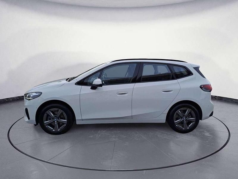 Gebraucht BMW 220 156 PS (114 kW) 2025 Alpinweiß Van / Kleinbus