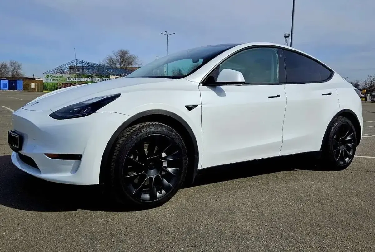 Gebraucht Tesla Model Y 255 kW (347 PS) 2023 Weiß SUV