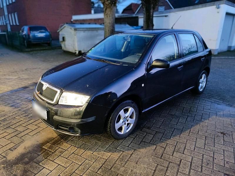 Schwarz Gebraucht 2006 Skoda Fabia Kleinwagen | 700 € (Superpreis) - Bild 1/4