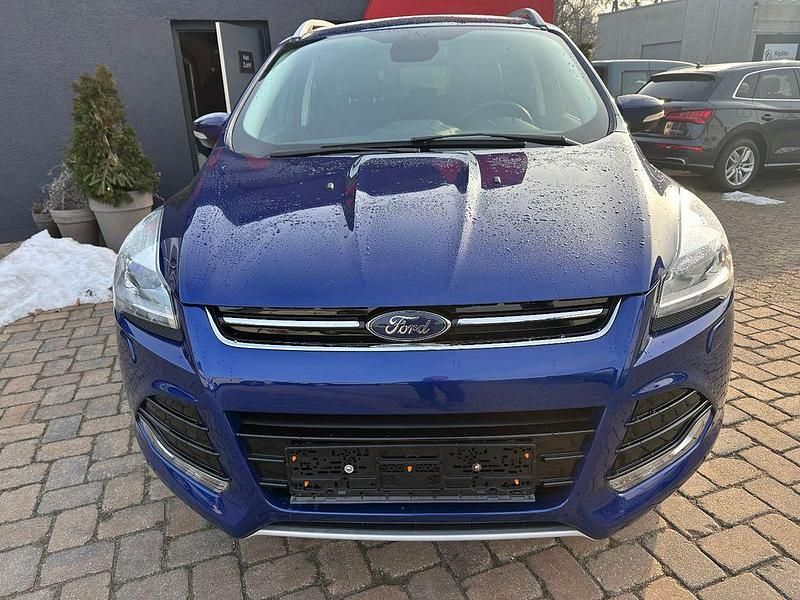 Gebraucht Ford Kuga Titanium 182 PS (133 kW) 2015 Blau SUV
