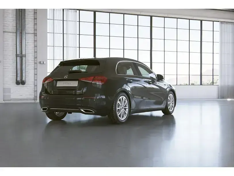Gebraucht Mercedes A250 Progressive 224 PS (164 kW) 2019 Metalliclack kosmosschwarz Limousine