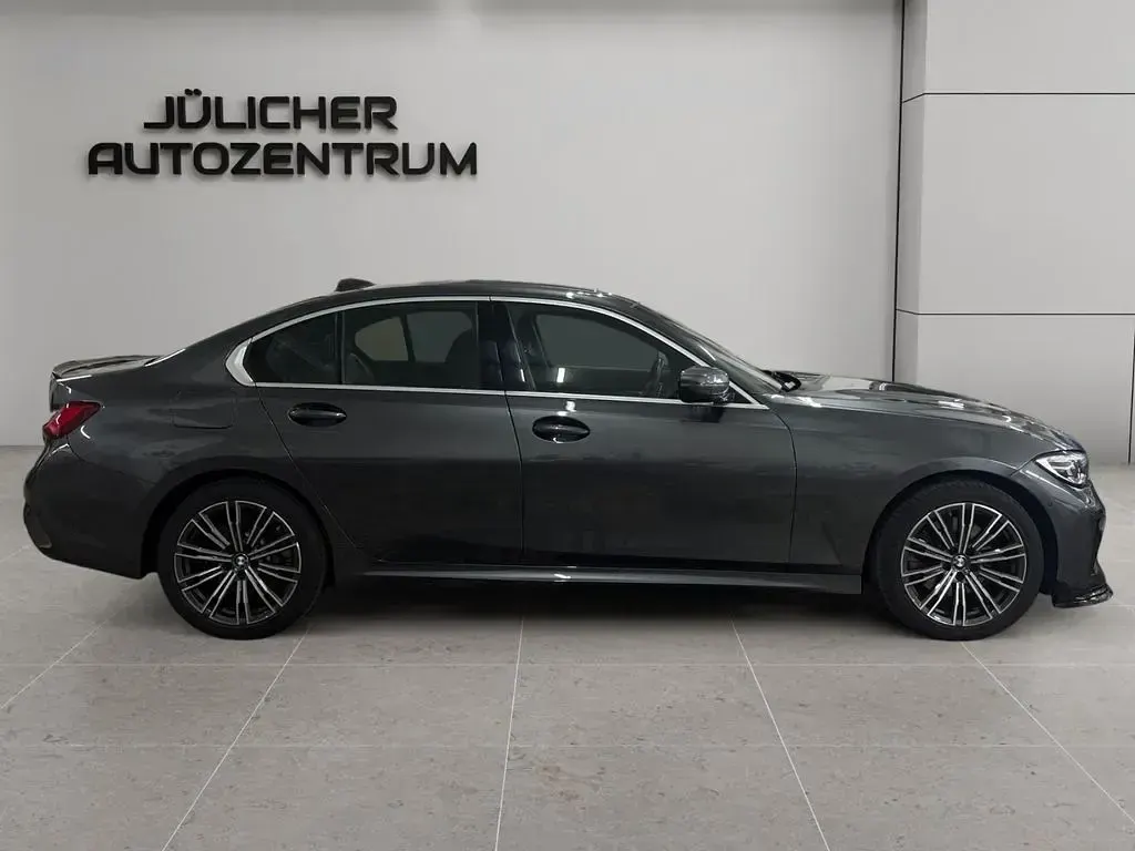 Gebraucht BMW 330 Performance 258 PS (189 kW) 2020 Grau Limousine
