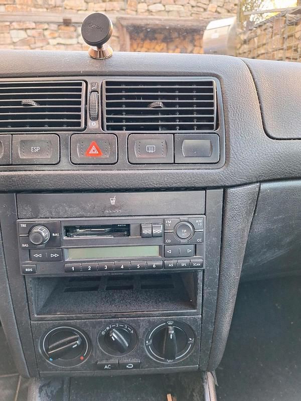 Gebraucht VW Golf IV 90 PS (66 kW) 2001 Schwarz Kleinwagen