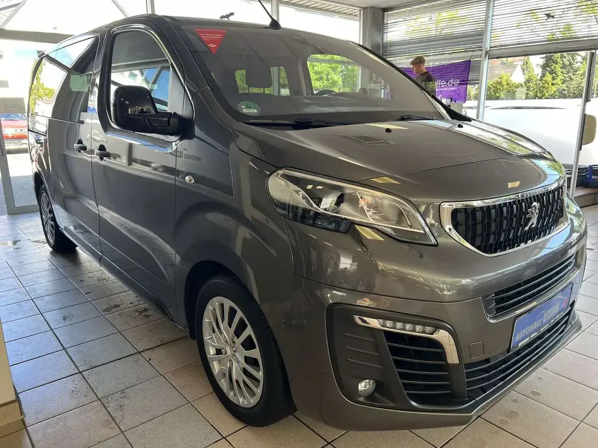 Gebraucht Peugeot Traveller 120 PS (88 kW) 2022 Grau Van / Kleinbus