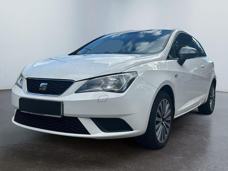 Weiß Gebraucht 2015 Seat Ibiza SC CONNECT Kleinwagen | 5.550 € (Fairer Preis) - Bild 1/4
