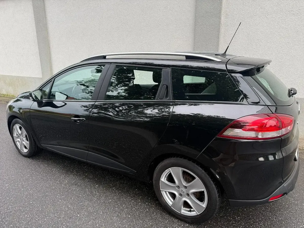 Gebraucht Renault Clio GrandTour Dynamique 90 PS (66 kW) 2014 Schwarz Kombi