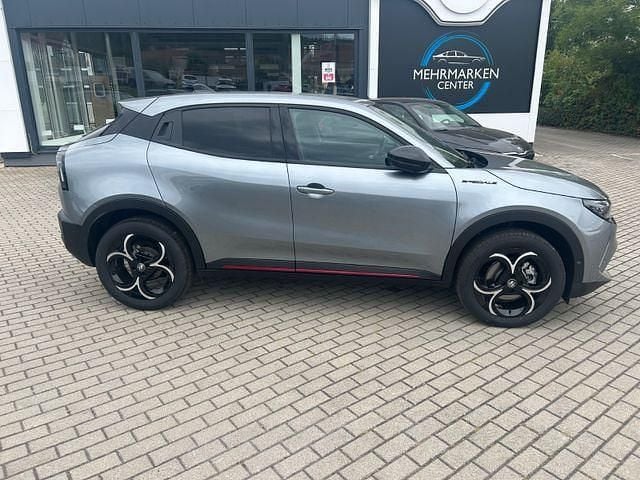 Neu Alfa Romeo GT Junior Edizione Speciale 136 PS (100 kW) 2025 Grau Limousine