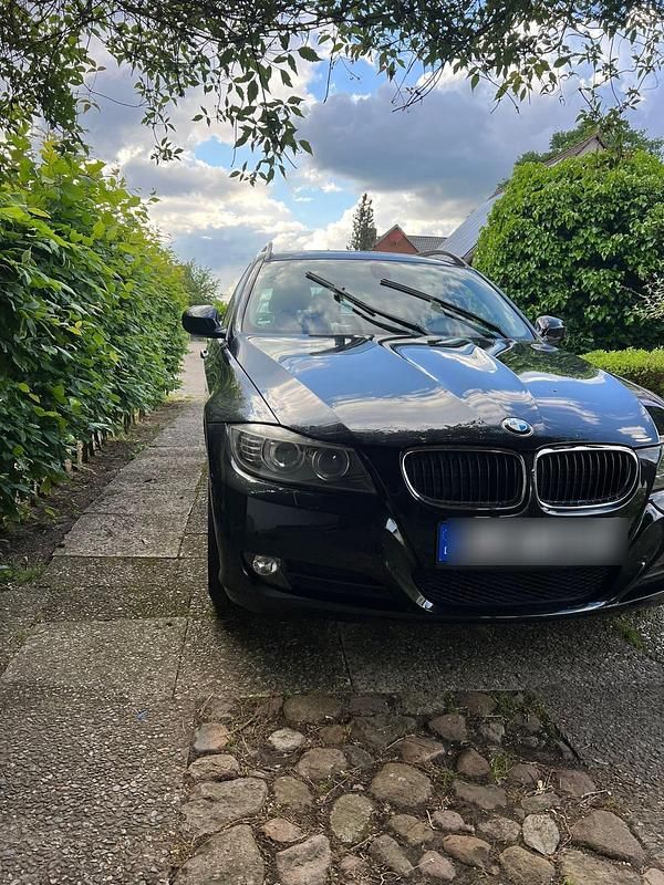 Gebraucht BMW 318 143 PS (105 kW) 2009 Schwarz Kombi