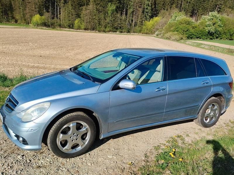 Blau Gebraucht 2008 Mercedes R500 Van / Kleinbus | 7.500 € - Bild 1/4