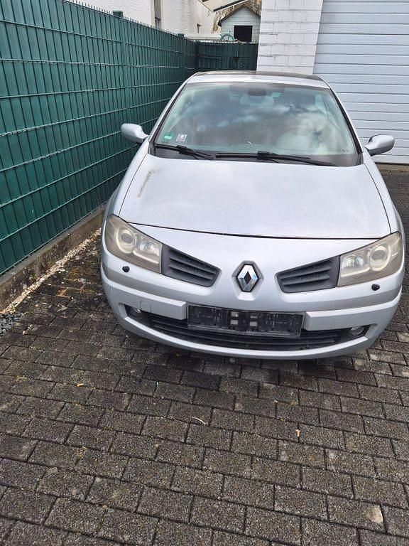 Gebraucht Renault Mégane Cabriolet Dynamique 150 PS (110 kW) 2006 Silber Cabrio