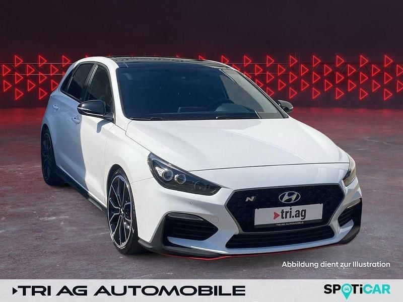 Polar white / sol Gebraucht 2020 Hyundai i30 Comfort Limousine | 22.995 € (Fairer Preis) - Bild 1/4