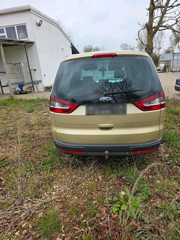 Usata Ford Galaxy 140 CV (102 kW) 2006 Oro Monovolume