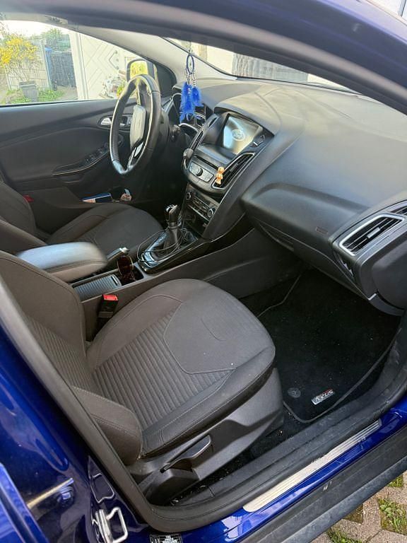 Usata Ford Focus 125 CV (91 kW) 2018 Blu Berlina