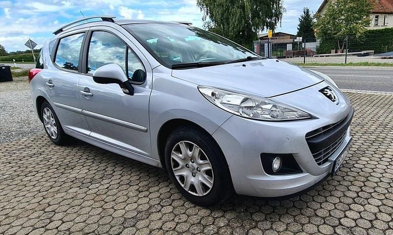 Silber Gebraucht 2012 Peugeot 207 Kombi | 1.900 € (Guter Preis) - Bild 1/4