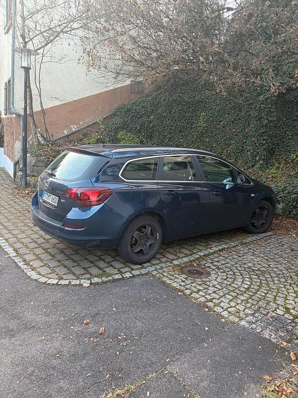 Gebraucht Opel Astra 105 PS (77 kW) 2012 Kombi