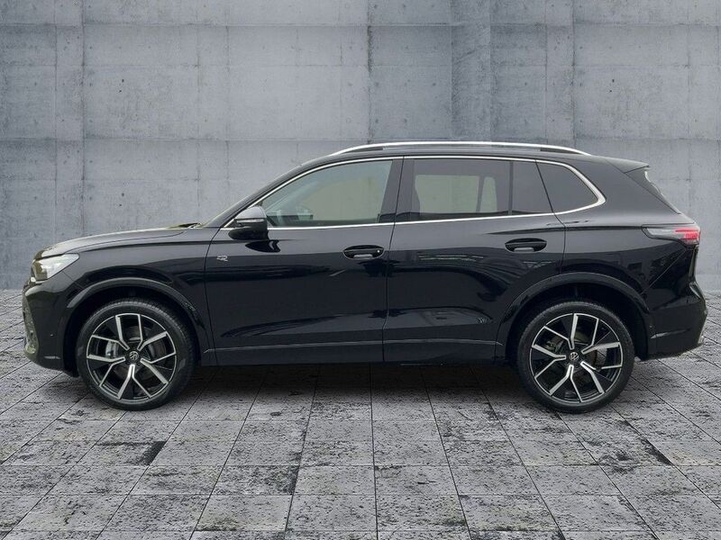 Gebraucht VW Tiguan Pro 193 PS (141 kW) 2024 Grau SUV