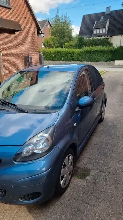 Gebraucht Toyota Aygo 68 PS (50 kW) 2009 Blau Kleinwagen