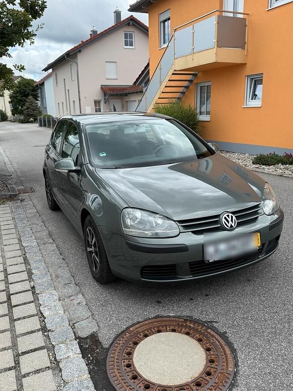 Grün Gebraucht 2003 VW Golf IV Kleinwagen | 2.200 € (Fairer Preis) - Bild 1/4