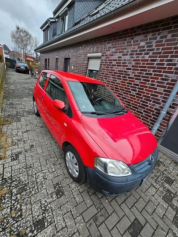 Gebraucht VW Fox 54 PS (39 kW) 2009 Rot Kleinwagen